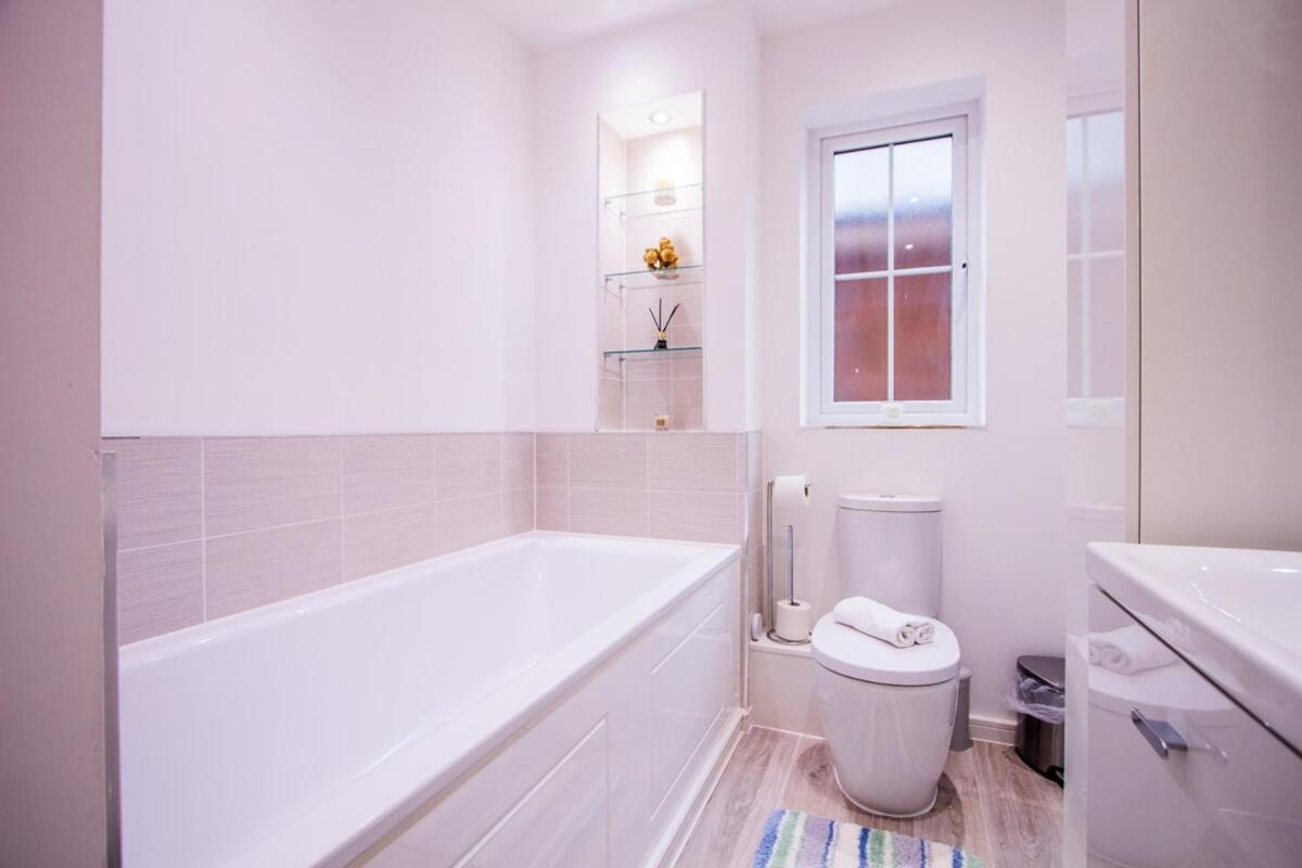 Charming 1br House In Eccles With Free Parking Holiday home