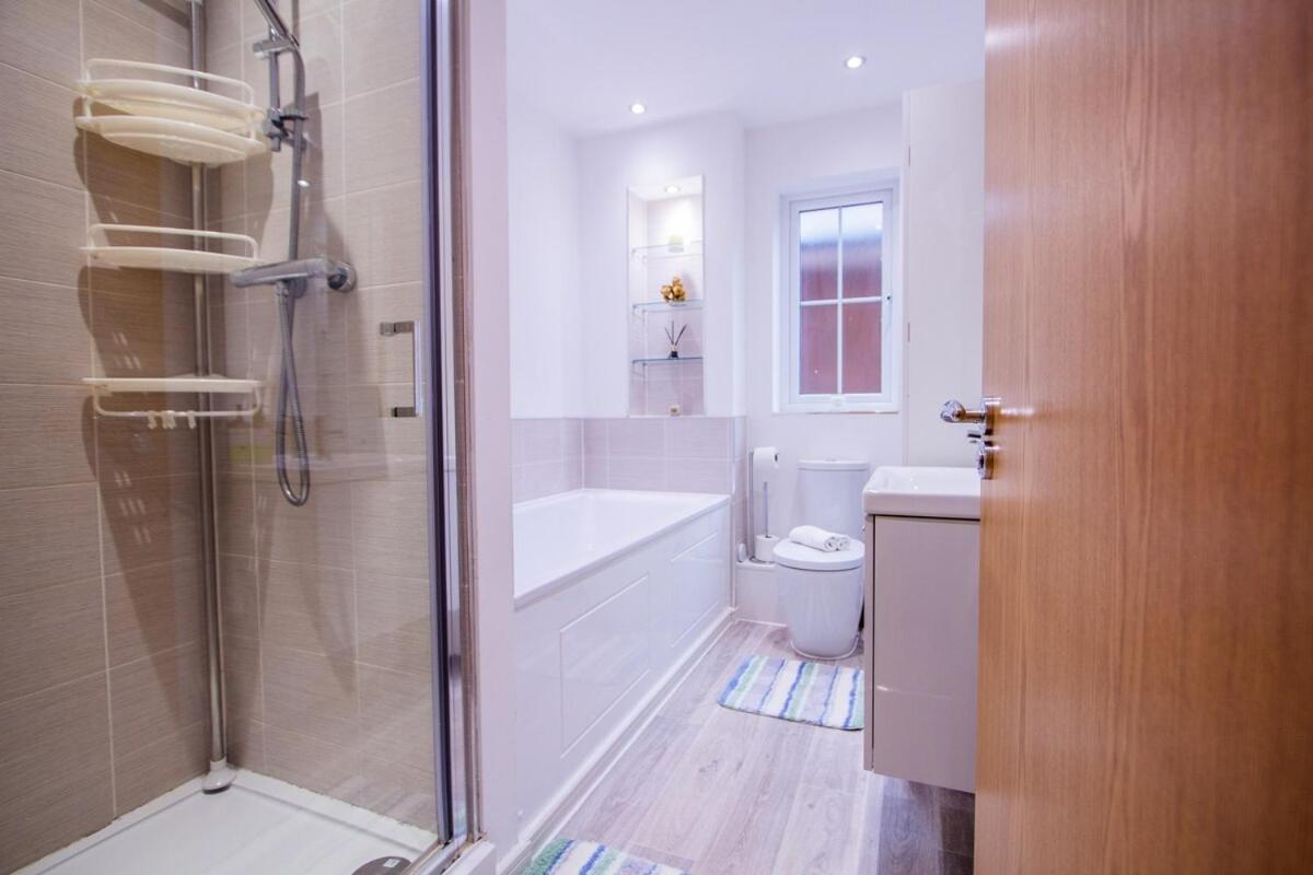 Charming 1br House In Eccles With Free Parking Holiday home