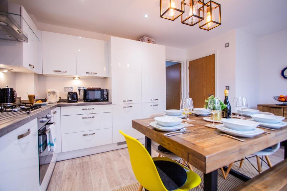 Charming 1br House In Eccles With Free Parking *