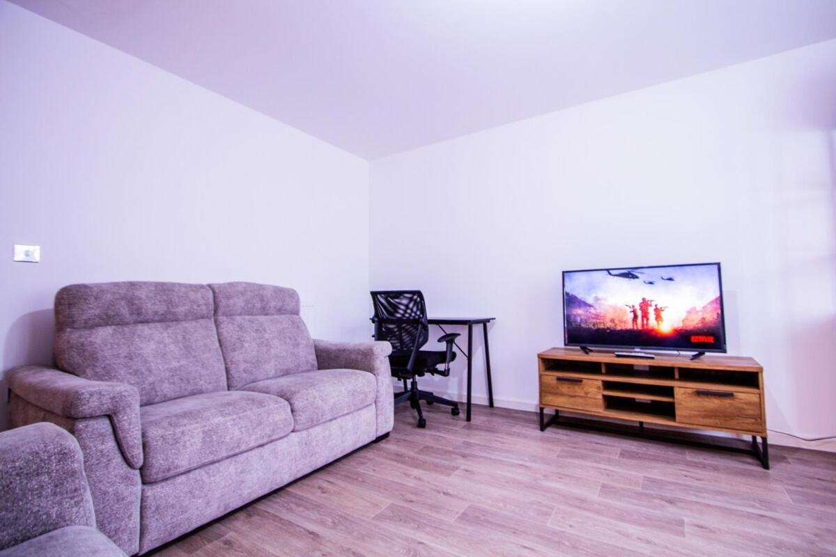 Holiday home Charming 1br House In Eccles With Free Parking