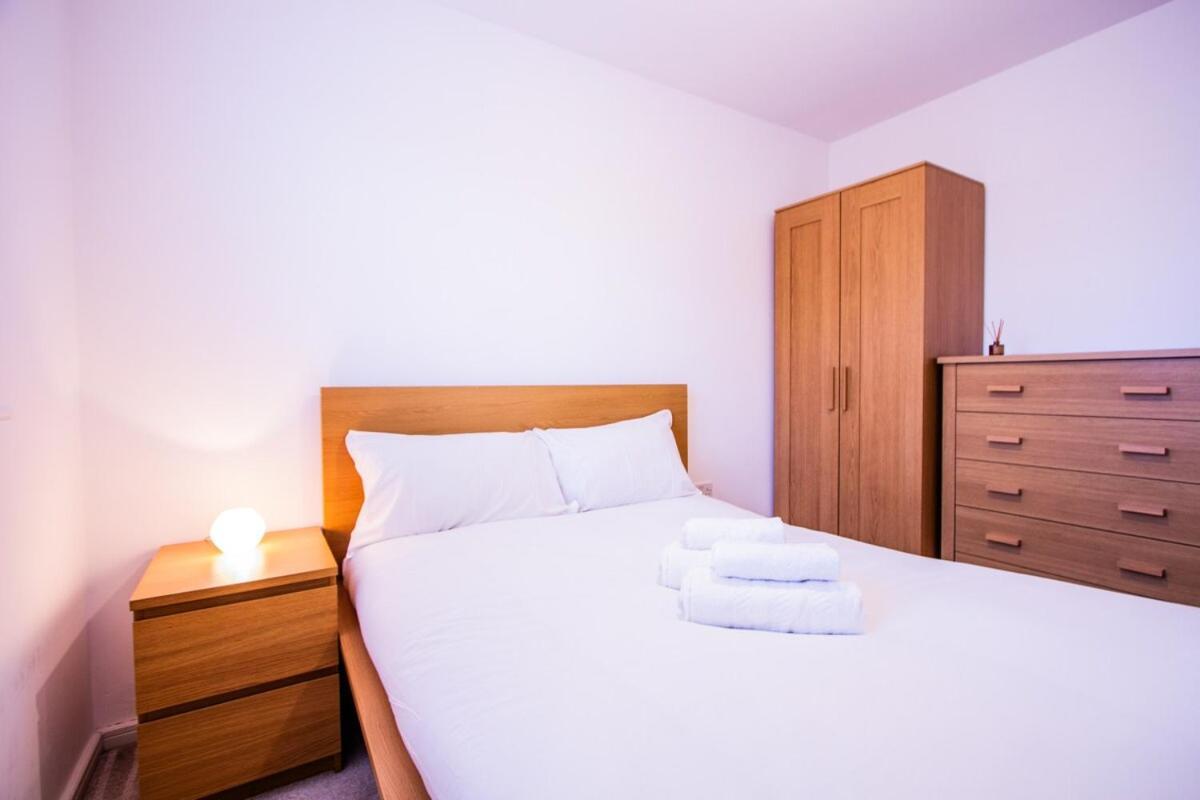 Charming 1br House In Eccles With Free Parking