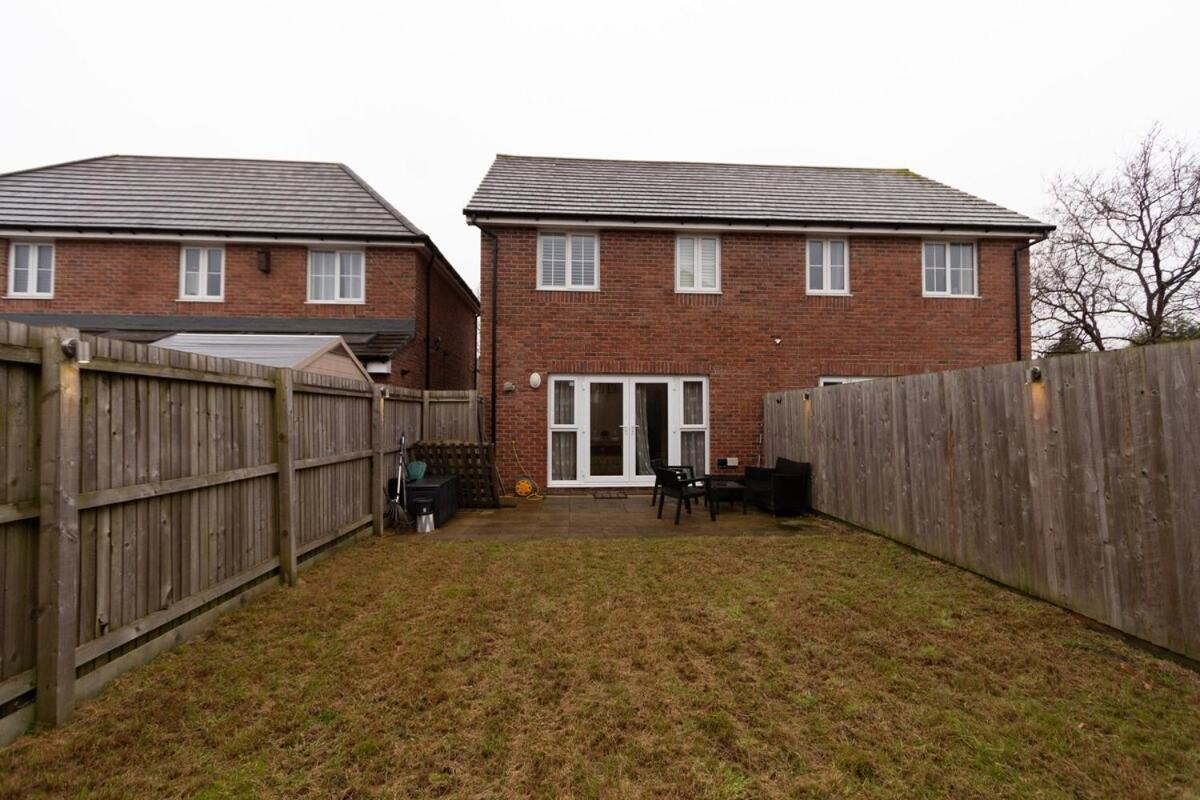 Holiday home Charming 1br House In Eccles With Free Parking