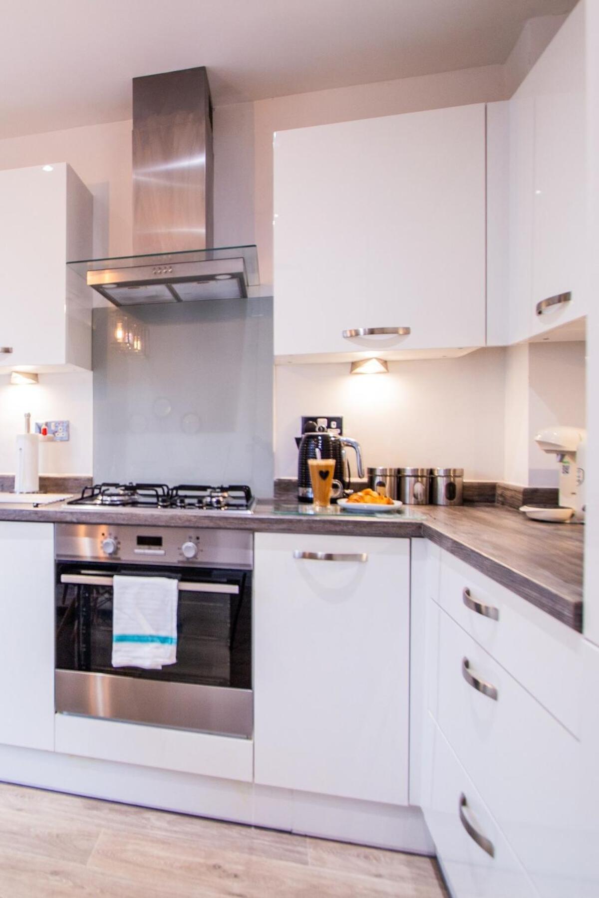 Charming 1br House In Eccles With Free Parking Holiday home *