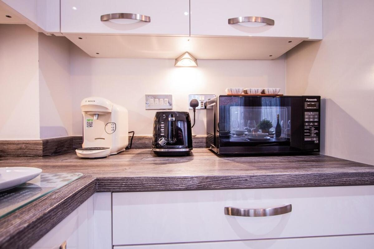 Charming 1br House In Eccles With Free Parking Holiday home