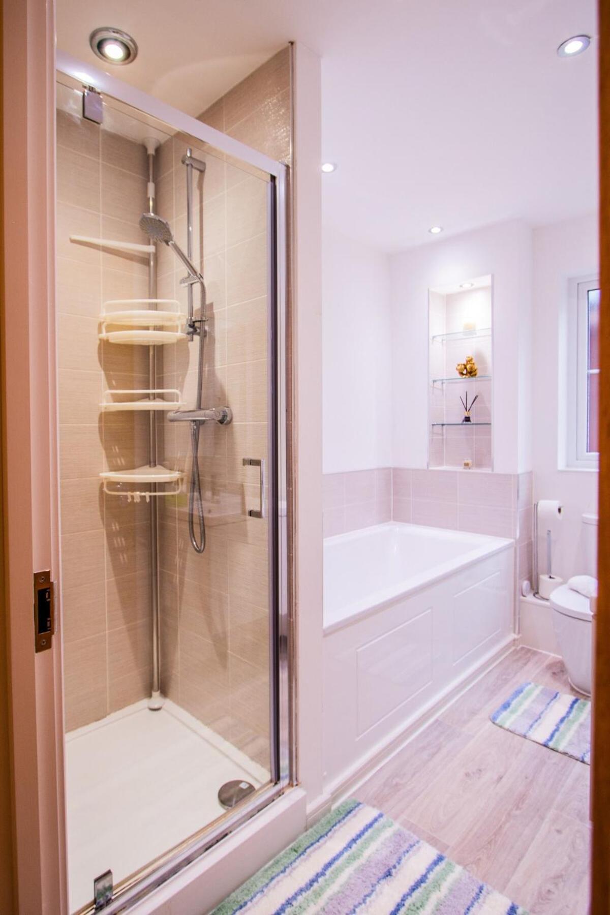 Charming 1br House In Eccles With Free Parking Holiday home *